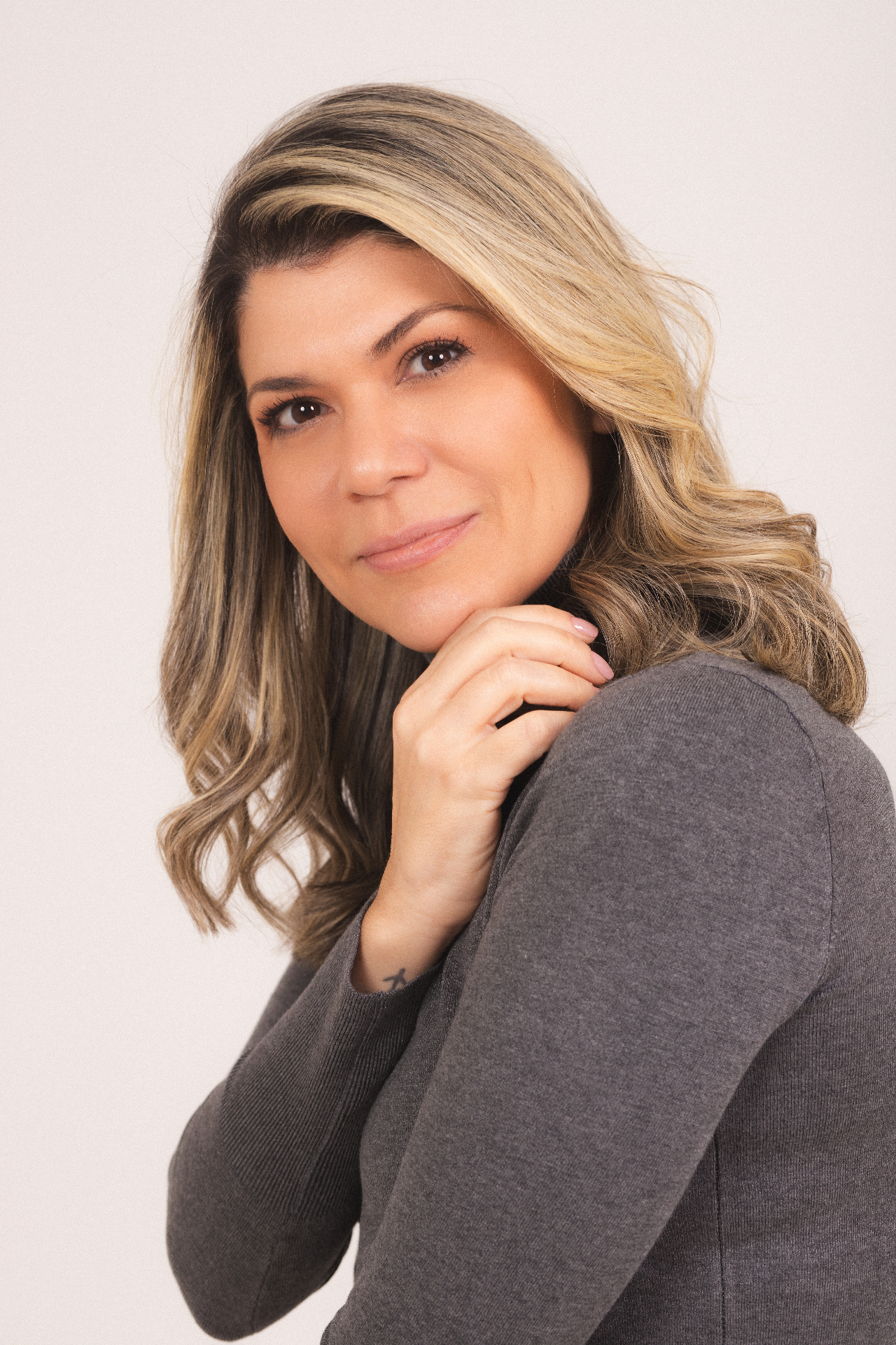 Dra. Flávia Tortul no consultório